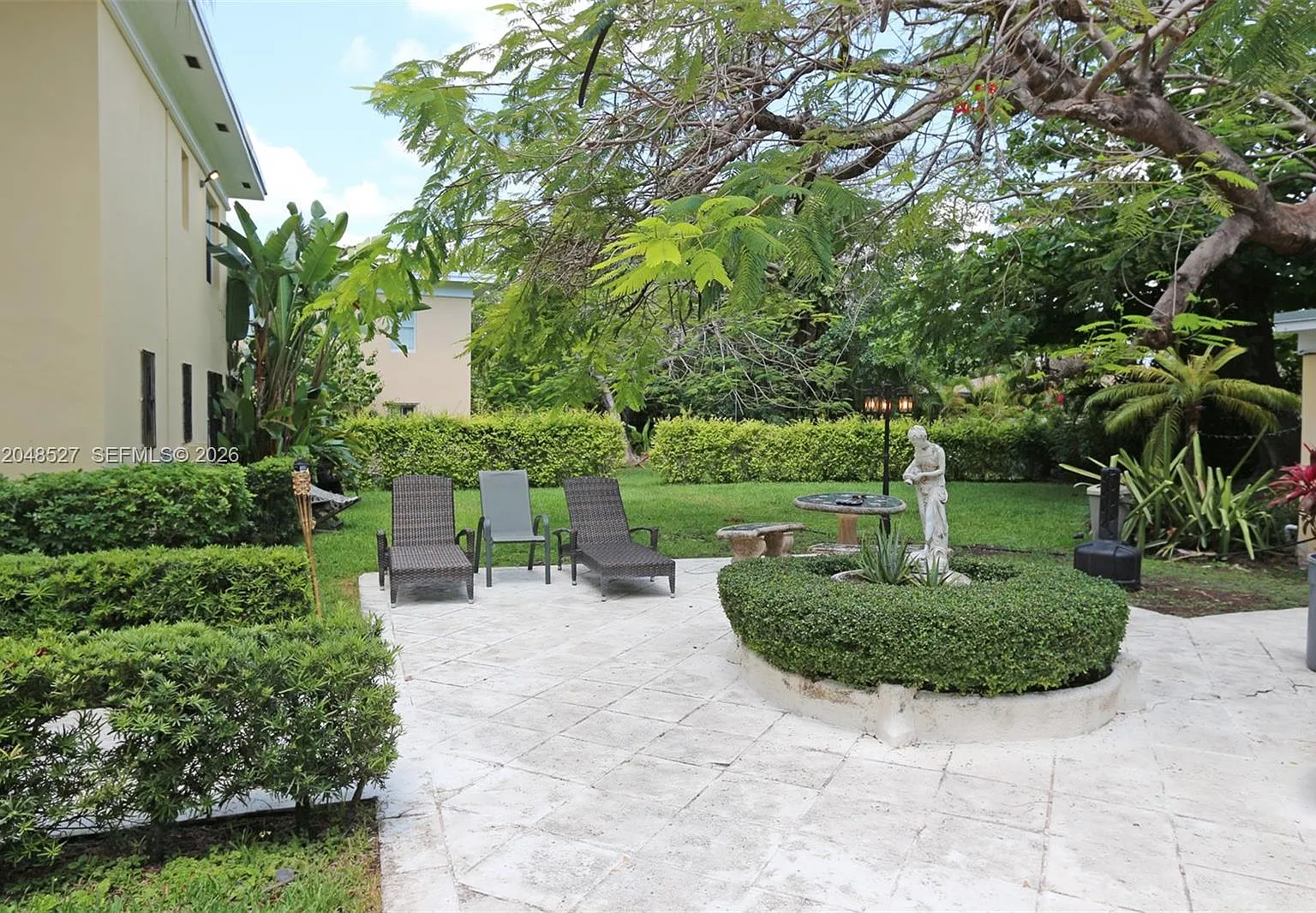 The Royal Gardens — Photo 2