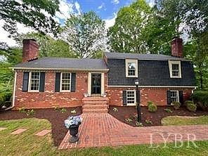 1st image of 117 S Lake Dr