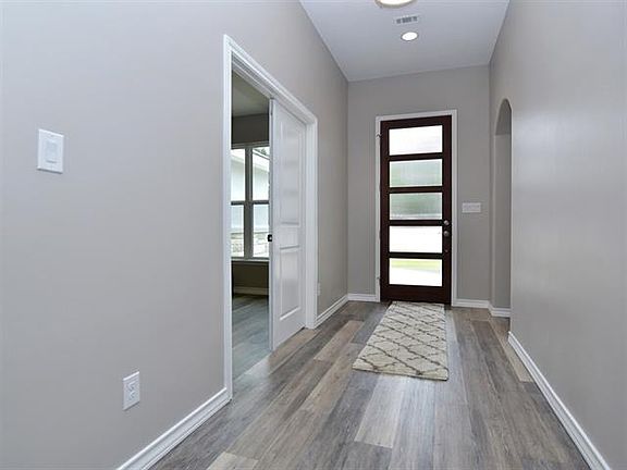 3rd image of 20905 Greenpark Dr