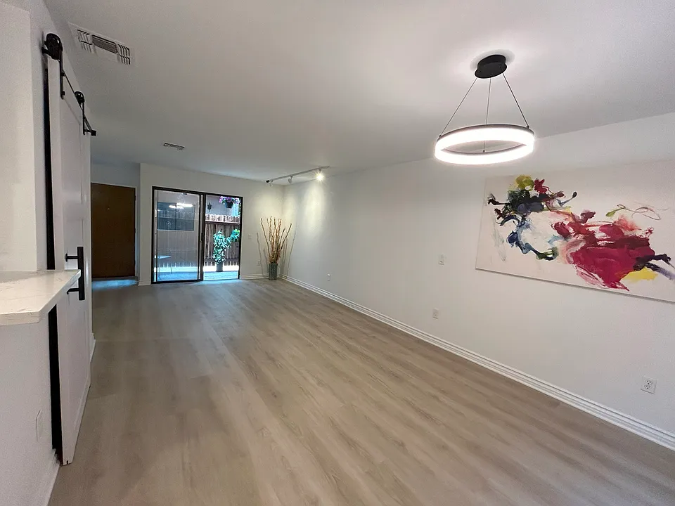 5445 Corteen Pl #5