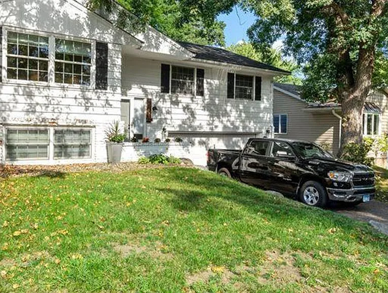 4520 Vandervork Ave — Photo 1