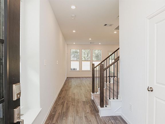 5th image of 625 Royal Arch Dr