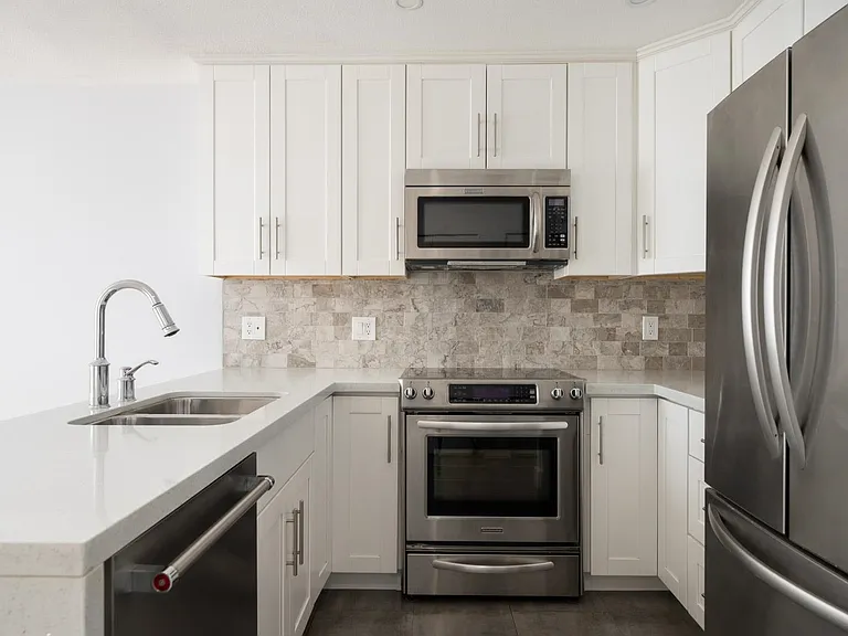 8989 Hudson St #409 — Photo 2