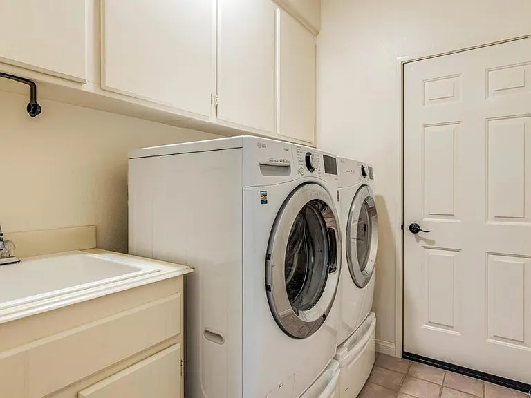 5370 Renaissance Ave — Photo 34