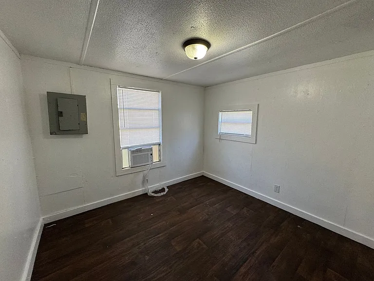 202 Irvin Ave NW #1 — Photo 7