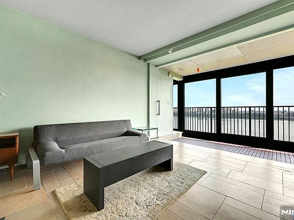 4th image of 3 Horizon Rd APT 1030