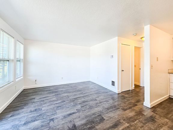 3rd image of 105 N Macleod Ave #2