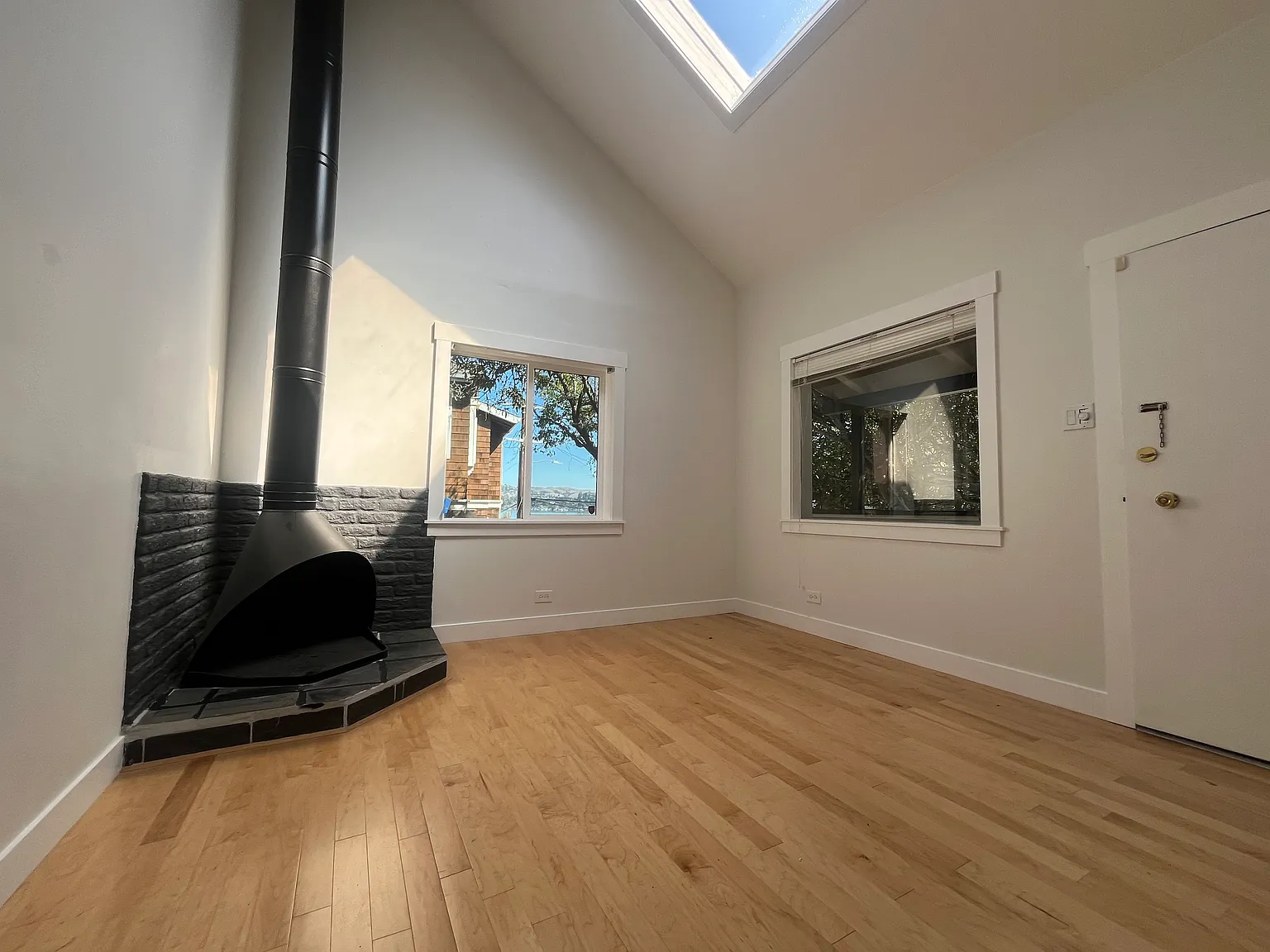8 Gordon St — Photo 2