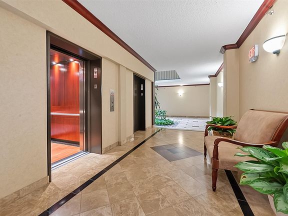 5th image of 661 Bering Dr Unit 409