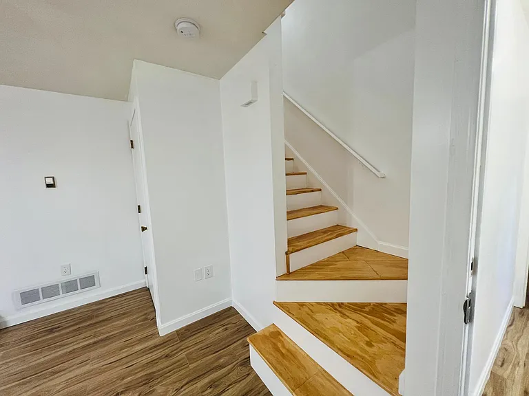 189 Parker St #4 — Photo 4