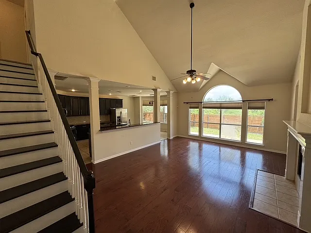4310 Reynosa Dr — Photo 3