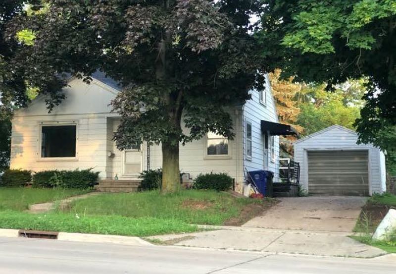 2nd image of 1105 Crooks Ave