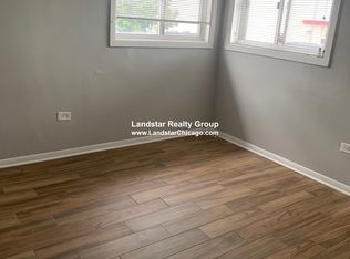 1230 Carol St #2B, Niles, IL 60714