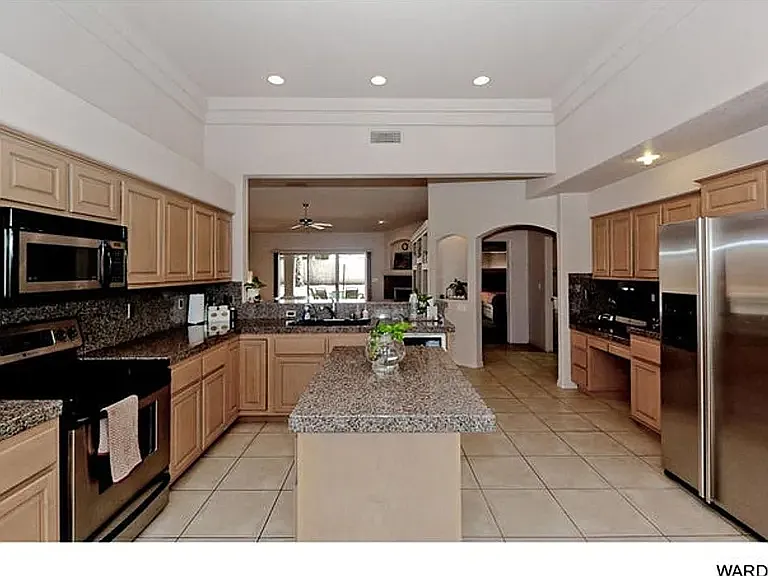 3 bed, 2040 sqft, $2,800 — Photo 3