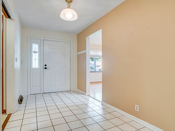 3rd image of 6075 Carriage Green Way