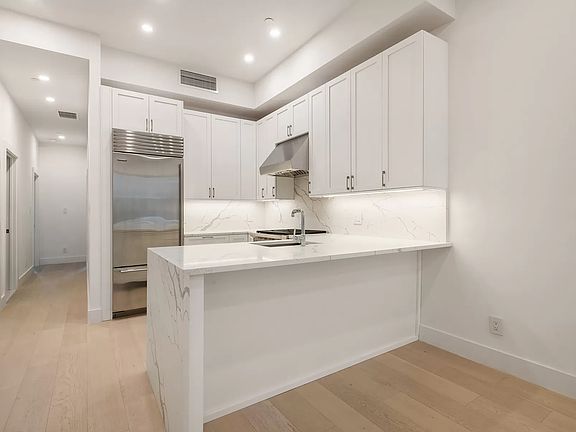 4th image of 494 7th St #1