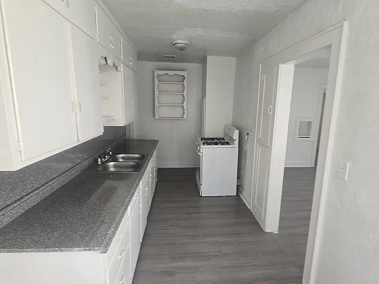 2200 N Kelham Ave — Photo 6