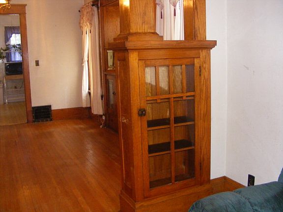 5th image of 807 E Washington St