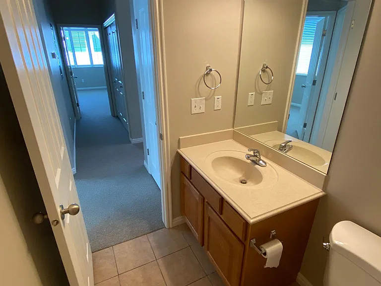 1140 York Dr — Photo 14