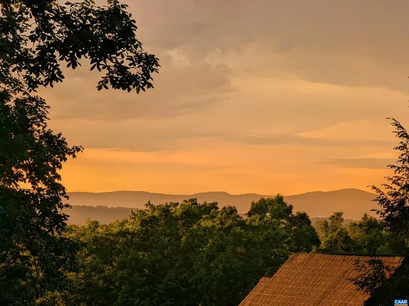43 Creekside Cir, Charlottesville, VA 22902