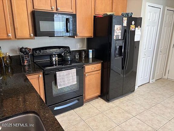 4th image of 241 Leese Dr