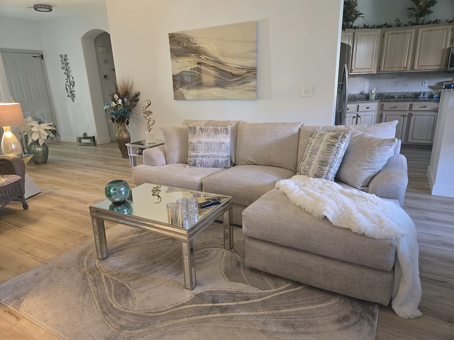 3 bed, 1571 sqft, $1,000 — Photo 3