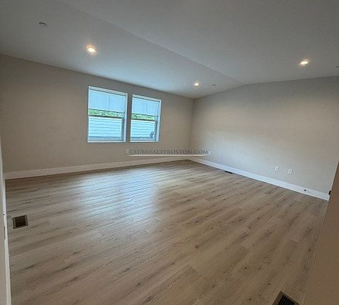 2nd image of 186 Bedford St #S
