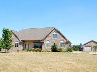 905 Wildwood Ln, Ann Arbor, MI