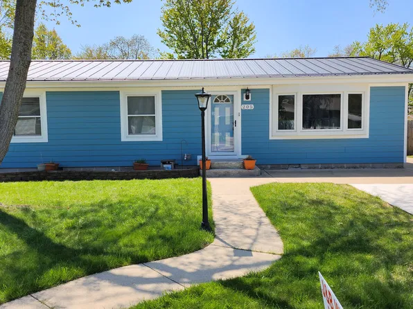 205 Lake Hills Rd, Michigan City, IN 46360