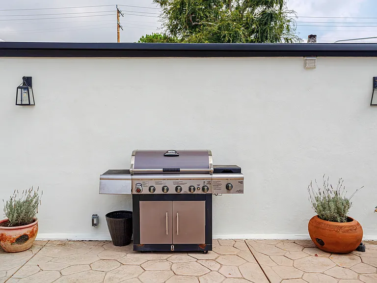 6047 Ethel Ave — Photo 8