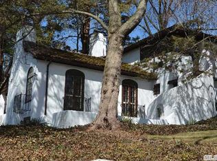 97 Ivy Way, Port Washington, NY 11050