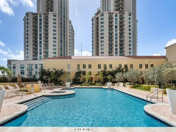 7350 SW 89th St APT 617S, Miami, FL 33156