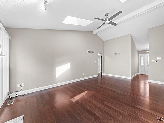 5th image of 2713 Chapel View Dr