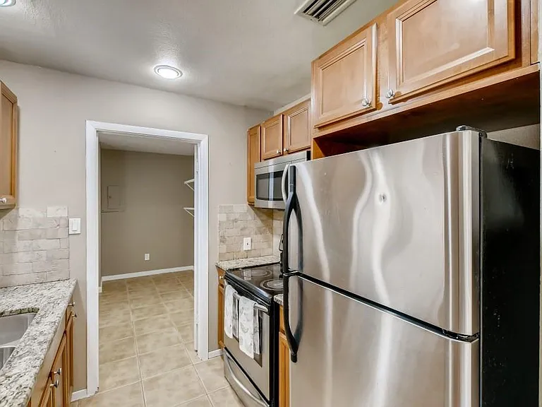 715 Vanguard St — Photo 14