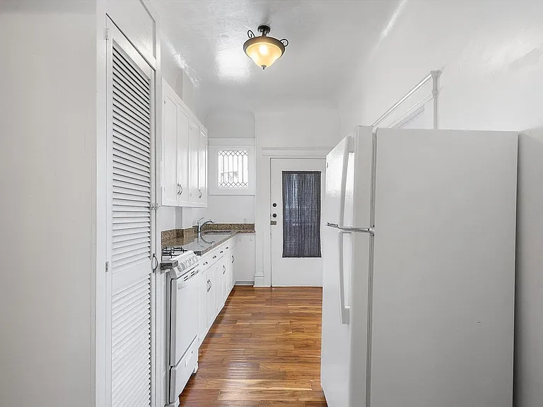 1429 Grand St #A - 1 bedroom | 1 bathroom — Photo 7