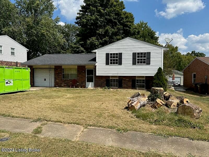 2nd image of 3913 Riveroaks Cir