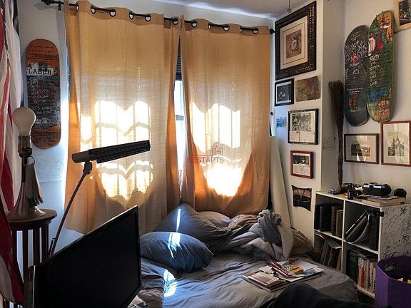 4th image of 113 W 106th St APT 1A