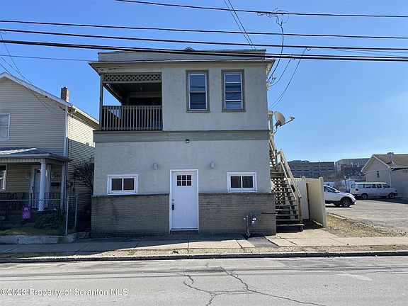 2nd image of 816 Capouse Ave