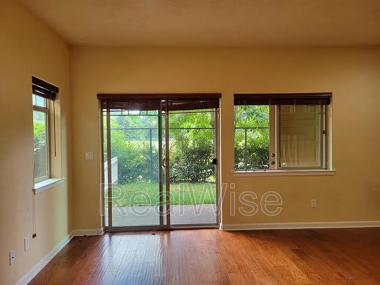 1789 SE Hill Park Pl — Photo 14