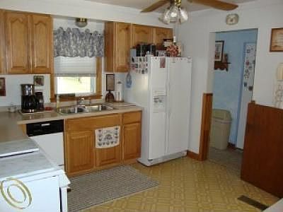 4th image of 5908 N Berry St