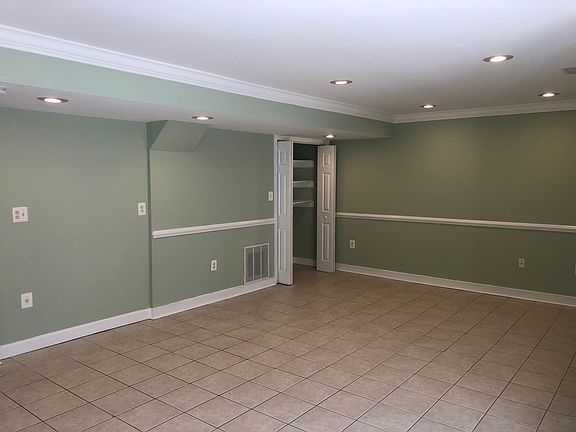 Dining and living room w/closet, recess lights and dimming