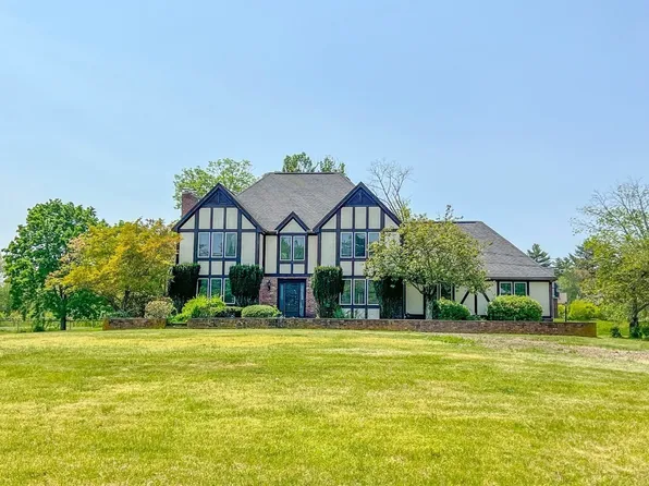 1077 North St, Walpole, MA 02081