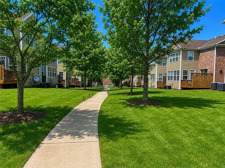 6065 Cameron Pointe — Photo 21