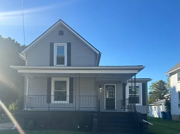 212 S 5th St, Fremont, OH 43420