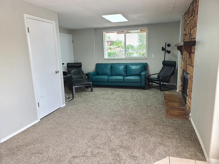 940 W Red Oaks Dr #2 — Photo 6