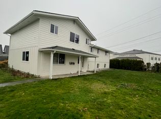 405 4th St APT C, Lynden, WA 98264
