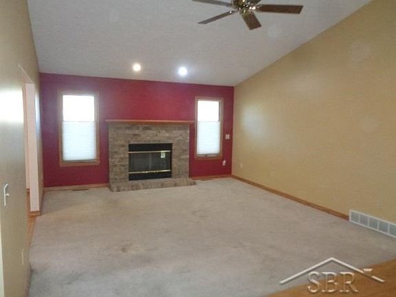 4th image of 8120 Creston Dr