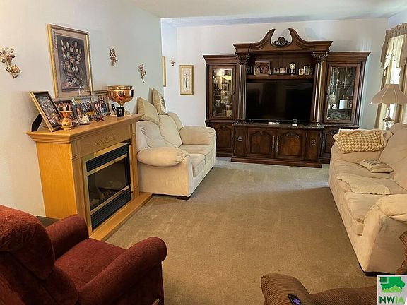 2nd image of 2108 C St