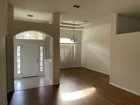 4th image of 80 Wellshire Ln
