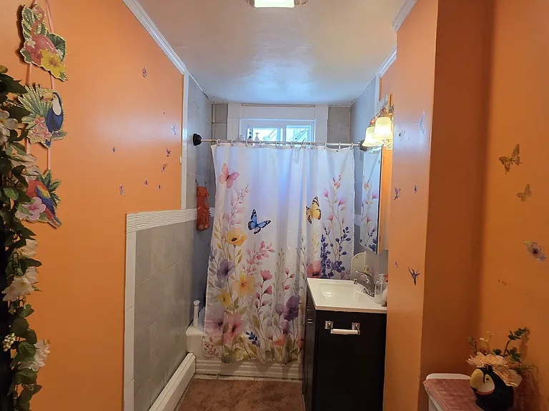 31 N Common St #2 — Photo 8